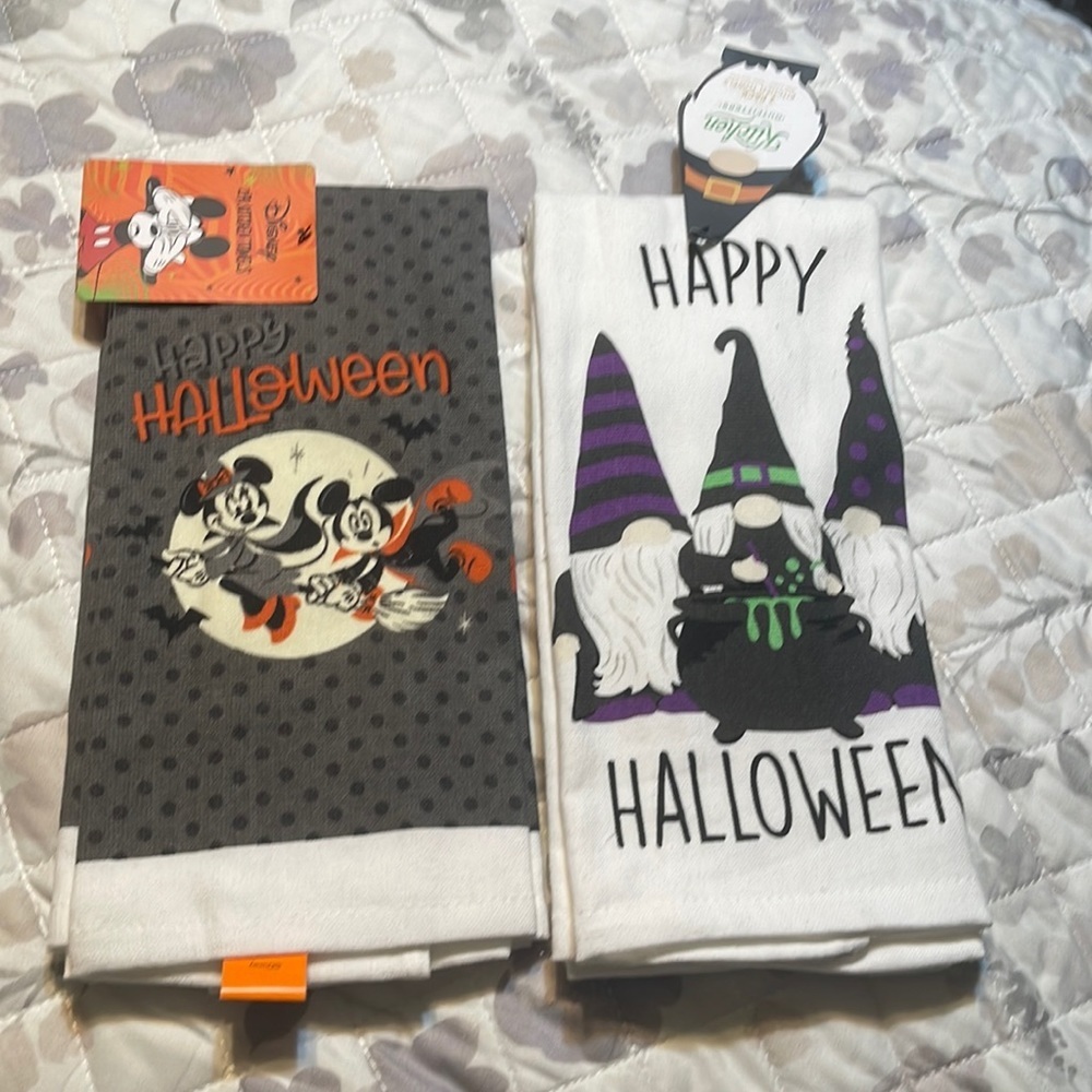 New Two packs of Halloween character kitchen towels - Picture 2 of 6